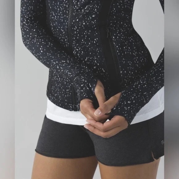 Lululemon Women's Black and White Speckled Define Jacket - Picture 3 of 7